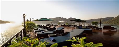 Du thuyền Rosy Lan Hạ 